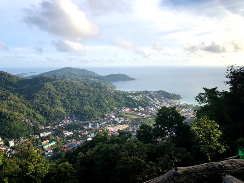 Vue panoramique de Phuket. Miqatmag